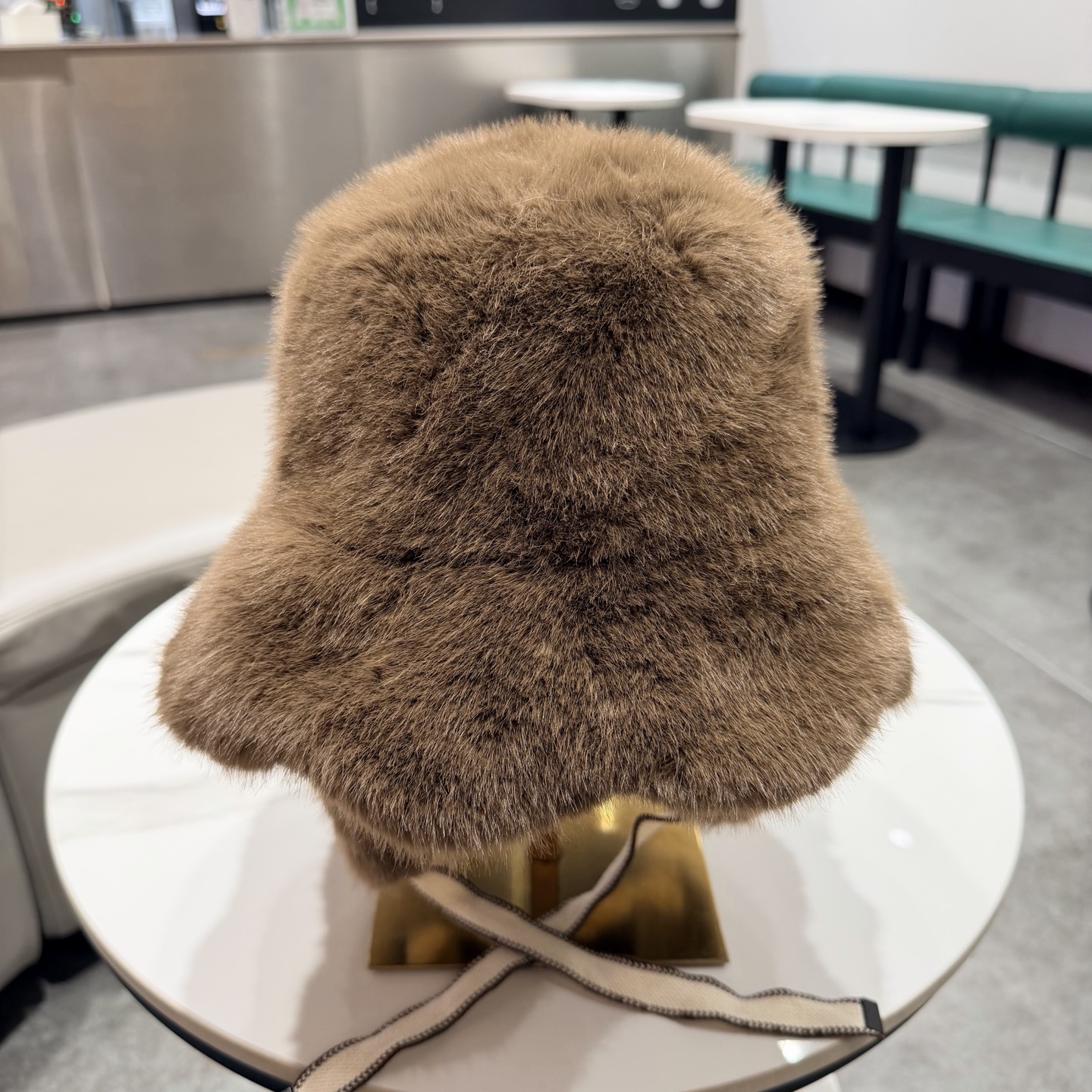 蒙口纯色波浪檐毛绒渔夫帽女冬季防寒保暖百搭大头围显脸小毛茸茸盆帽