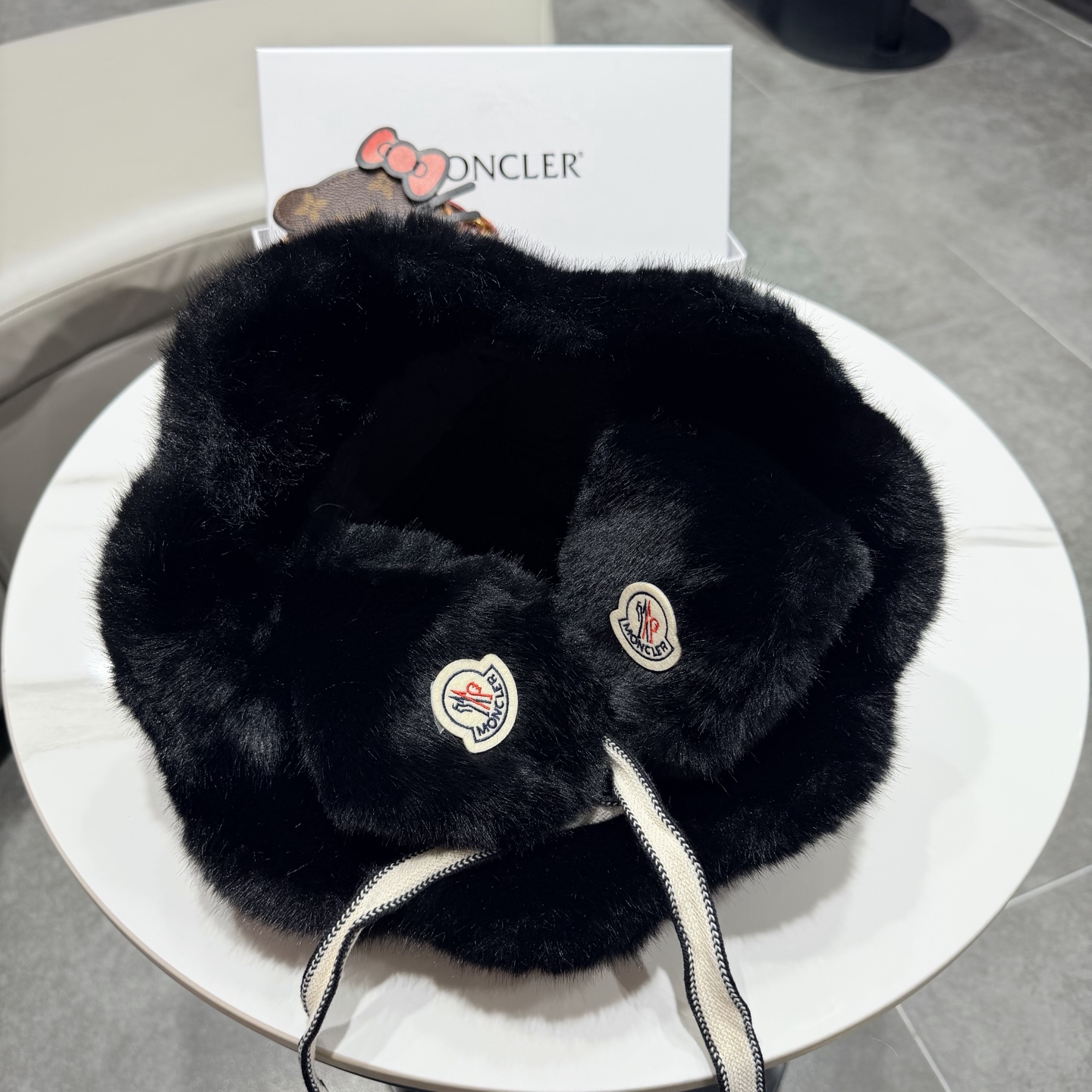 蒙口纯色波浪檐毛绒渔夫帽女冬季防寒保暖百搭大头围显脸小毛茸茸盆帽