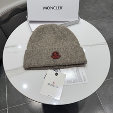 moncler韩系红色秋冬保暖针织包头护耳毛线帽百搭ins简约冷帽男女新款 moncler韩系红色秋冬保暖针织包头护耳毛线帽百搭ins简约冷帽男女新款