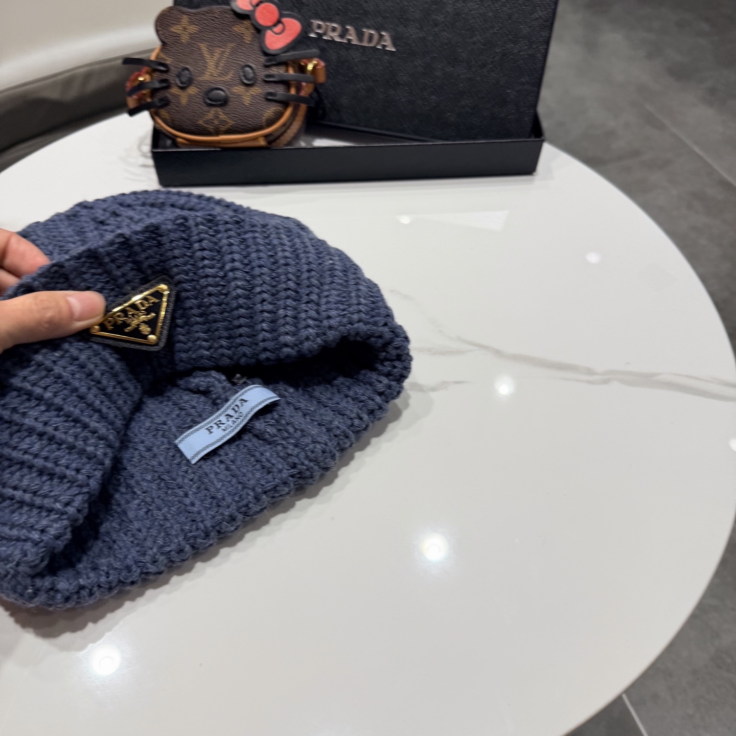 普拉达 Prada 🫓最新三角标 针织帽毛线帽女宽松冷帽，秋冬季保暖加厚 新款护耳针织帽