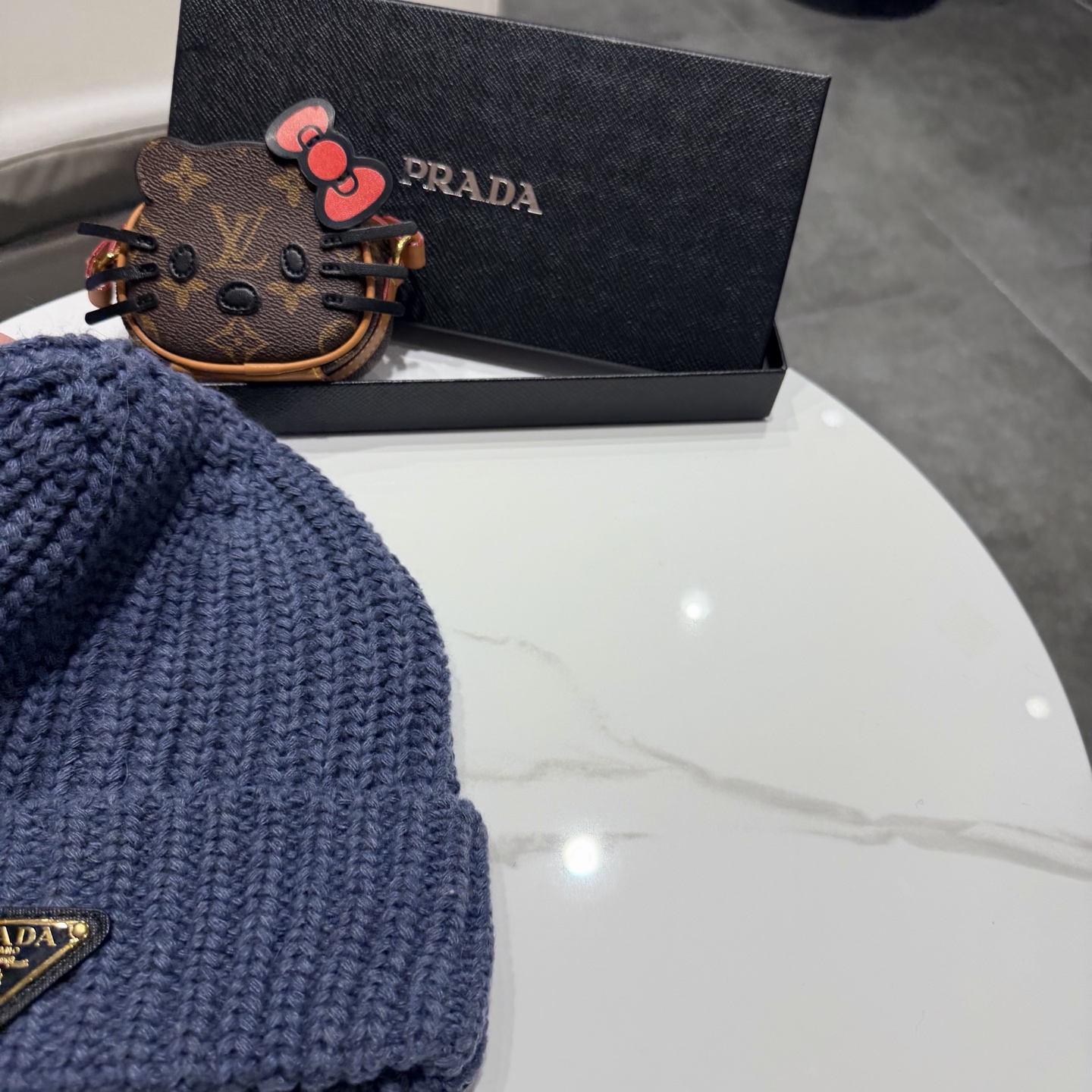普拉达 Prada 🫓最新三角标 针织帽毛线帽女宽松冷帽，秋冬季保暖加厚 新款护耳针织帽