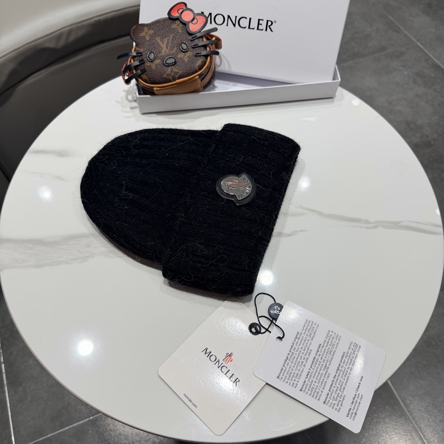 moncler新款秋冬毛线帽冷帽针织帽字母款麻花款女时尚休闲百搭厂家批发价 