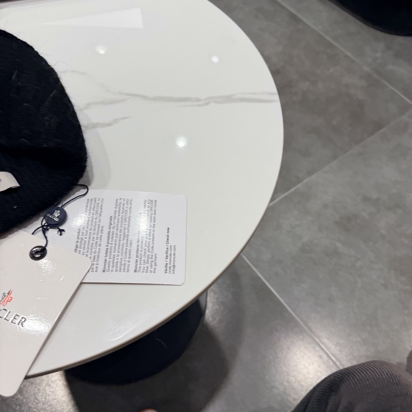 moncler新款秋冬毛线帽冷帽针织帽字母款麻花款女时尚休闲百搭厂家批发价 