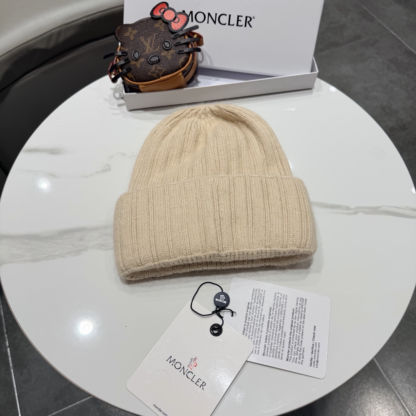 moncler新款秋冬毛线帽冷帽针织帽字母款麻花款女时尚休闲百搭厂家批发价 