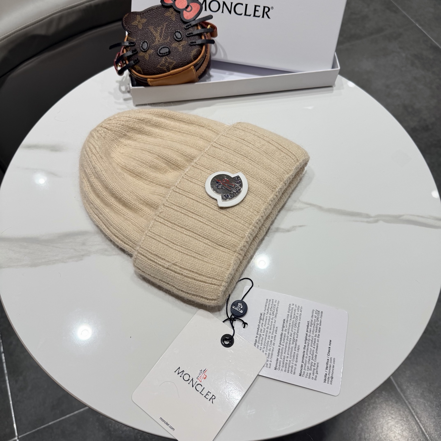 moncler新款秋冬毛线帽冷帽针织帽字母款麻花款女时尚休闲百搭厂家批发价 