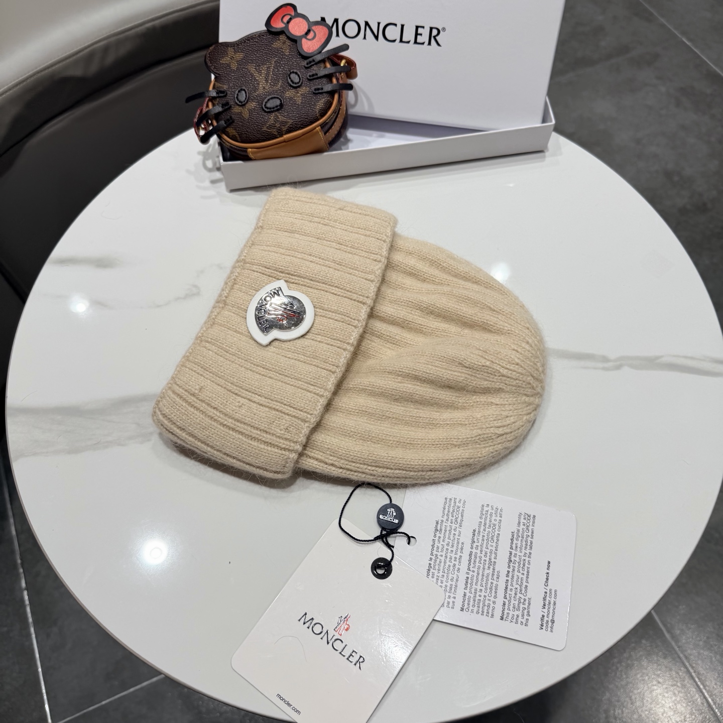 moncler新款秋冬毛线帽冷帽针织帽字母款麻花款女时尚休闲百搭厂家批发价 