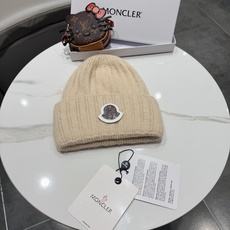 moncler新款秋冬毛线帽冷帽针织帽字母款麻花款女时尚休闲百搭厂家批发价 moncler新款秋冬毛线帽冷帽针织帽字母款麻花款女时尚休闲百搭厂家批发价