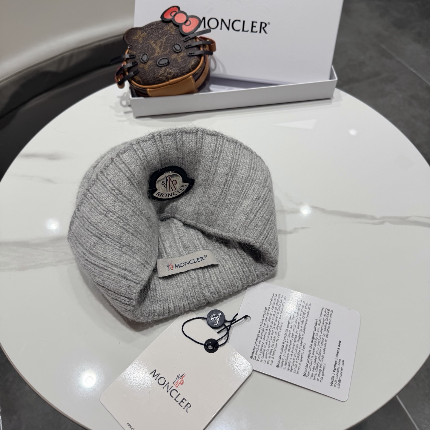 moncler新款秋冬毛线帽冷帽针织帽字母款麻花款女时尚休闲百搭厂家批发价 