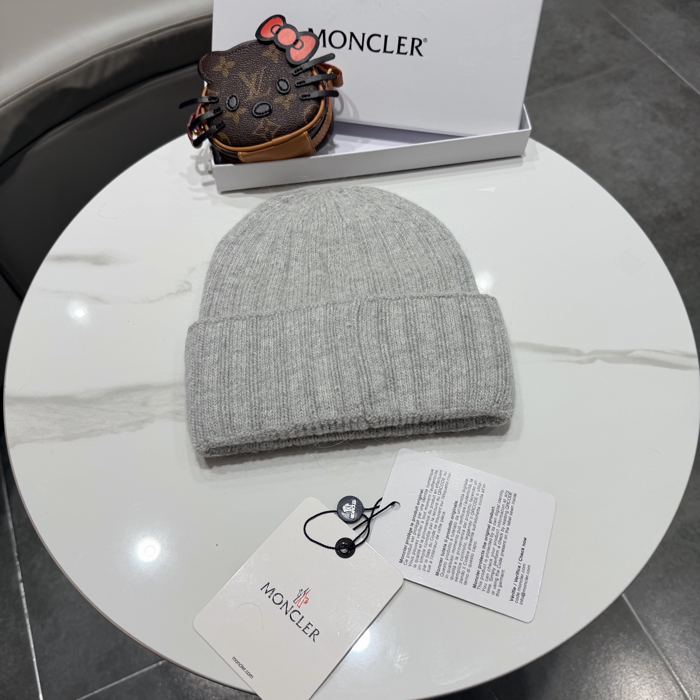 moncler新款秋冬毛线帽冷帽针织帽字母款麻花款女时尚休闲百搭厂家批发价 