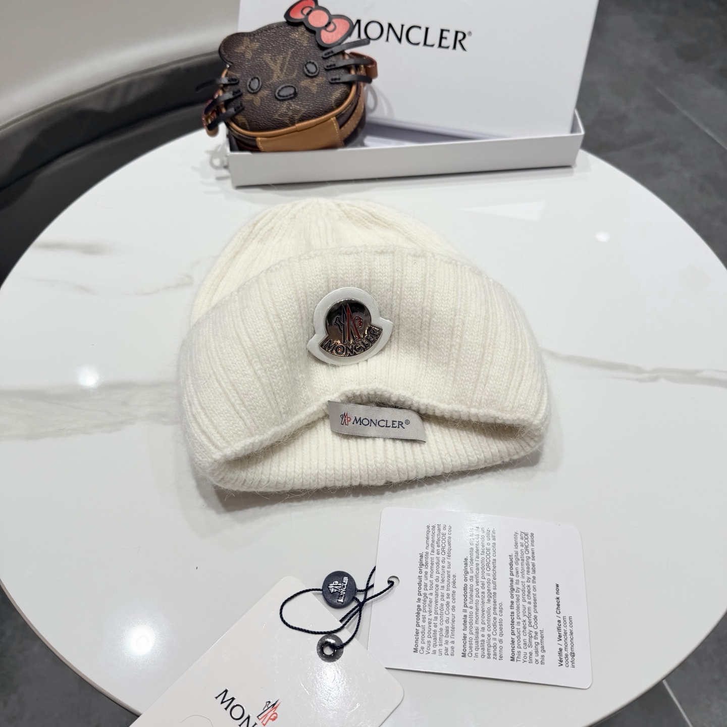 moncler新款秋冬毛线帽冷帽针织帽字母款麻花款女时尚休闲百搭厂家批发价 