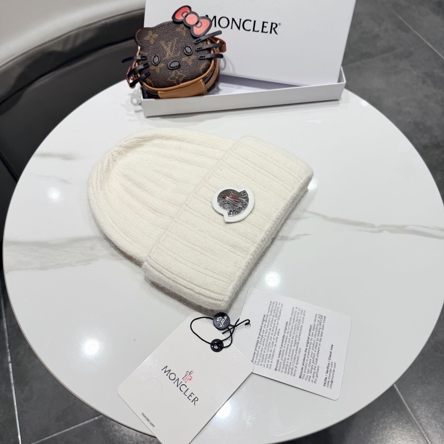 moncler新款秋冬毛线帽冷帽针织帽字母款麻花款女时尚休闲百搭厂家批发价 