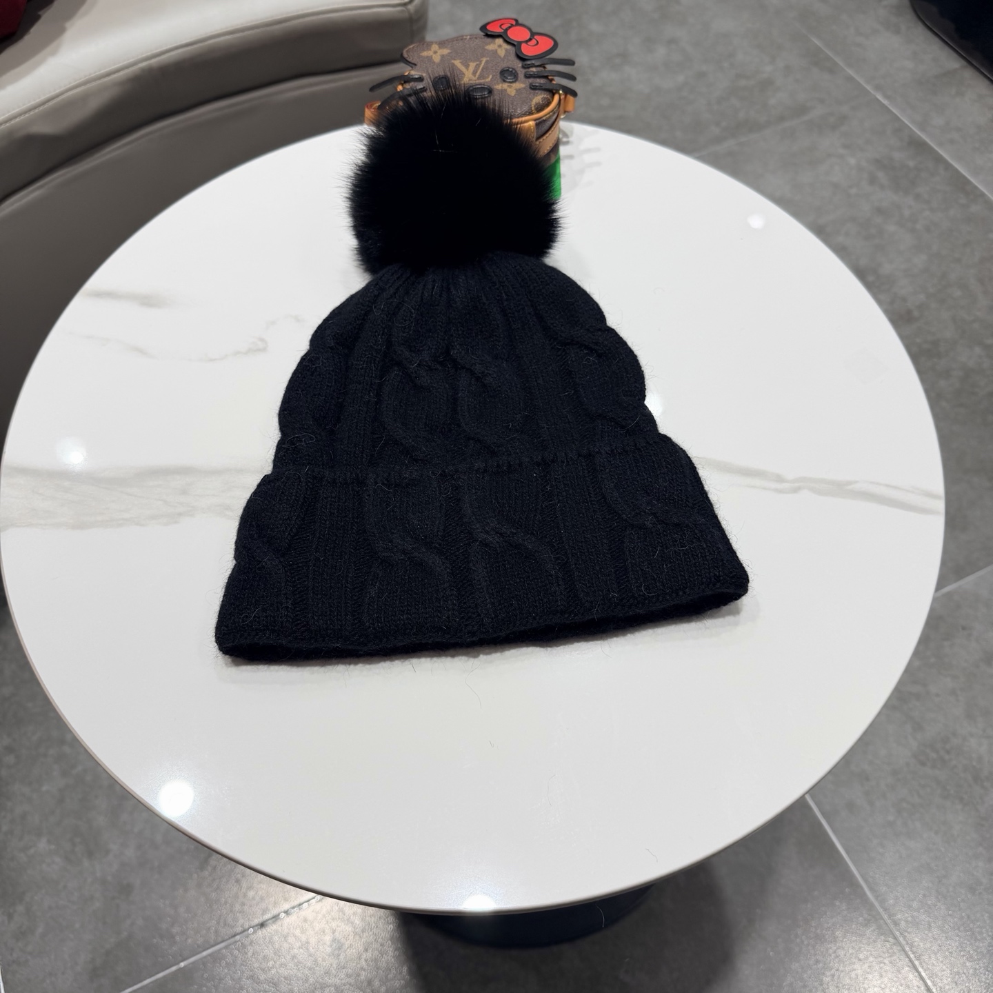 🧢普拉达PRADA👒 秋冬30%羊毛+70%兔毛新款配狐狸毛球专柜针织毛线帽，超火爆💖质感一流，出街超好搭配！减龄神器