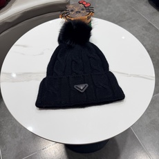🧢普拉达PRADA👒 秋冬30%羊毛+70%兔毛新款配狐狸毛球专柜针织毛线帽,超火爆💖质感一流,出街超好搭配!减龄神器 🧢普拉达PRADA👒 秋冬30%羊毛+70%兔毛新款配狐狸毛球专柜针织毛线帽,超火爆💖质感一流,出街超好搭配!减龄神器