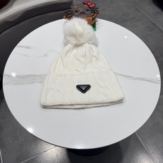 🧢普拉达PRADA👒 秋冬30%羊毛+70%兔毛新款配狐狸毛球专柜针织毛线帽,超火爆💖质感一流,出街超好搭配!减龄神器 🧢普拉达PRADA👒 秋冬30%羊毛+70%兔毛新款配狐狸毛球专柜针织毛线帽,超火爆💖质感一流,出街超好搭配!减龄神器