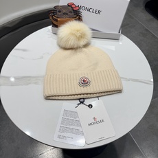 Moncler 蒙口套装秋冬款翻边羊毛针织毛线帽 高品质定制!这款必定是极简主义的最爱 干净,利索,时尚百搭,绝对不挑脸 Moncler 蒙口套装秋冬款翻边羊毛针织毛线帽 高品质定制!这款必定是极简主义的最爱 干净,利索,时尚百搭,绝对不挑脸