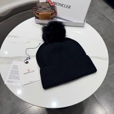 Moncler 蒙口套装秋冬款翻边羊毛针织毛线帽 高品质定制!这款必定是极简主义的最爱 干净,利索,时尚百搭,绝对不挑脸 Moncler 蒙口套装秋冬款翻边羊毛针织毛线帽 高品质定制!这款必定是极简主义的最爱 干净,利索,时尚百搭,绝对不挑脸