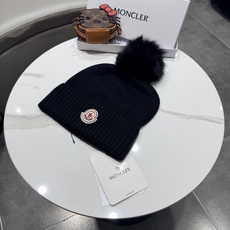 Moncler 蒙口套装秋冬款翻边羊毛针织毛线帽 高品质定制!这款必定是极简主义的最爱 干净,利索,时尚百搭,绝对不挑脸 Moncler 蒙口套装秋冬款翻边羊毛针织毛线帽 高品质定制!这款必定是极简主义的最爱 干净,利索,时尚百搭,绝对不挑脸