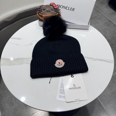 Moncler 蒙口套装秋冬款翻边羊毛针织毛线帽 高品质定制!这款必定是极简主义的最爱 干净,利索,时尚百搭,绝对不挑脸 Moncler 蒙口套装秋冬款翻边羊毛针织毛线帽 高品质定制!这款必定是极简主义的最爱 干净,利索,时尚百搭,绝对不挑脸