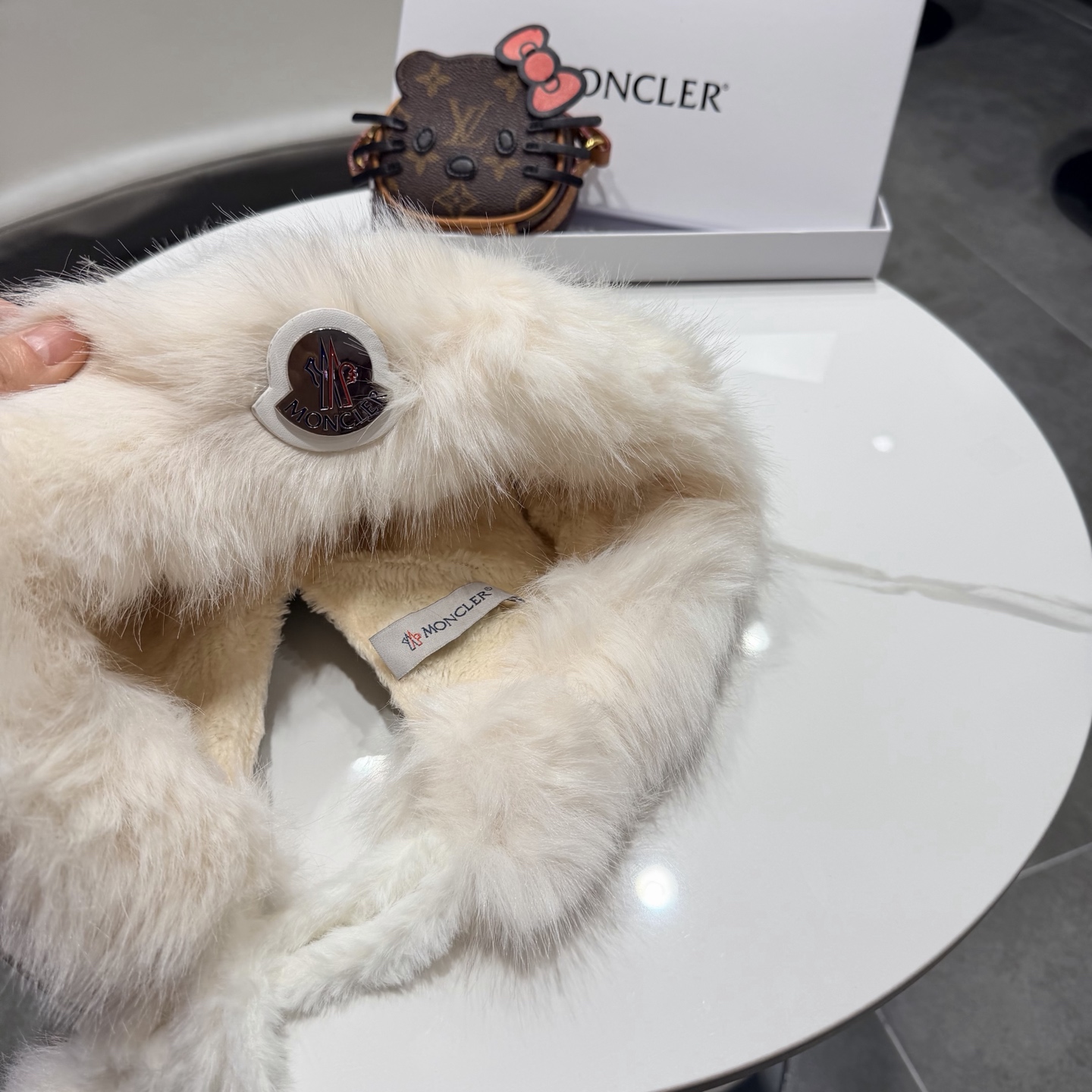 moncler毛绒帽子女秋冬加绒加厚渔夫帽保暖棉帽骑车防风护耳帽防寒雷锋帽