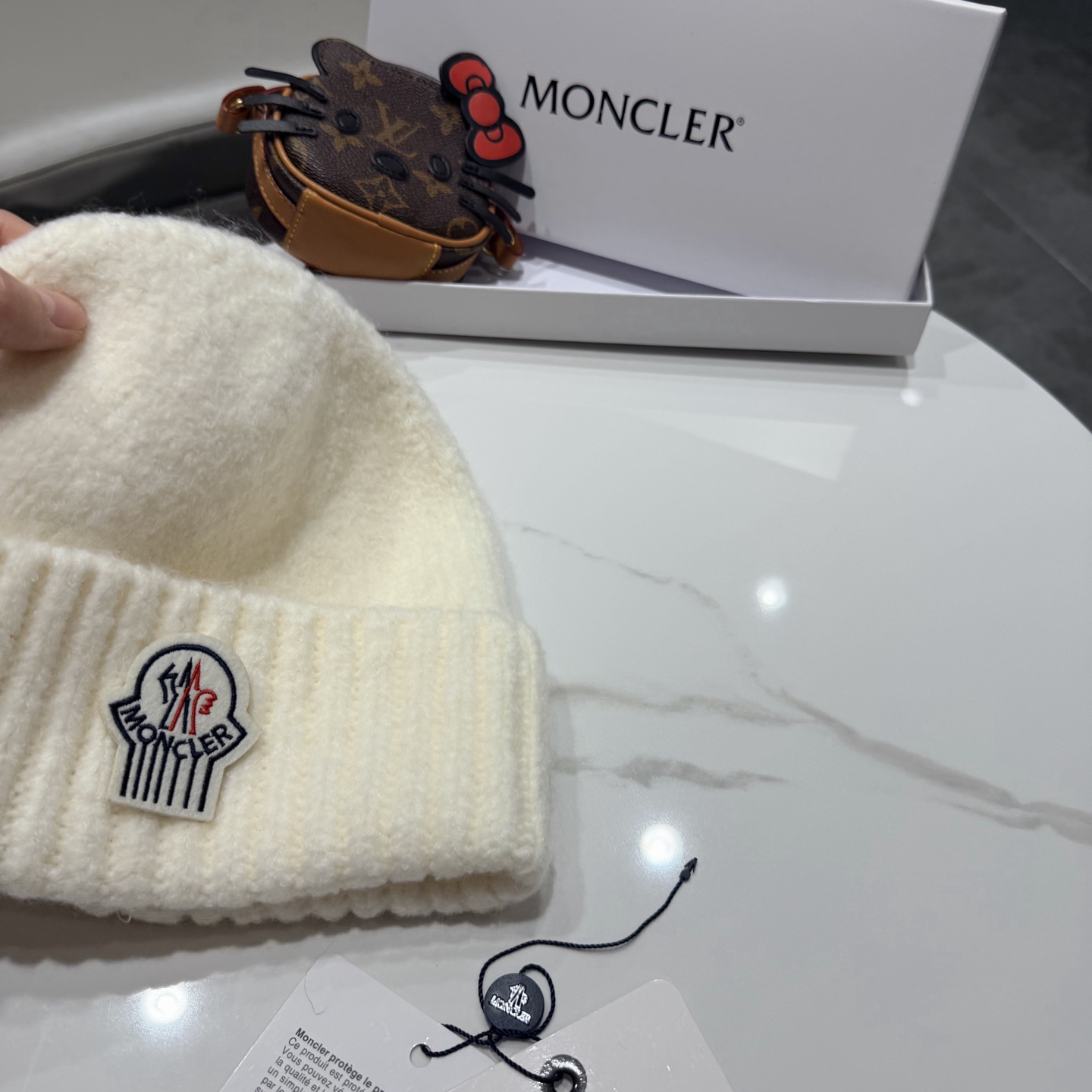 蒙口Moncler盟可睐💥官网经典针织帽，原单复刻.非常柔软亲肤，弹性很好💓有质感又非常百搭的款式~保暖的  羊绒毛线帽