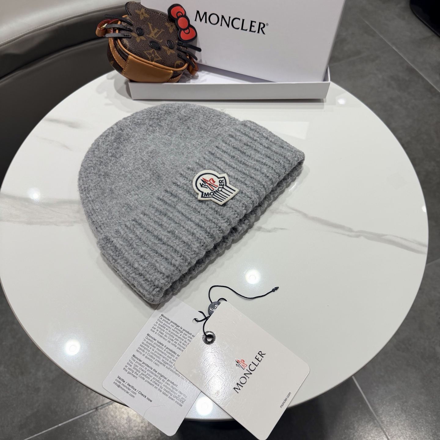 蒙口Moncler盟可睐💥官网经典针织帽，原单复刻.非常柔软亲肤，弹性很好💓有质感又非常百搭的款式~保暖的  羊绒毛线帽