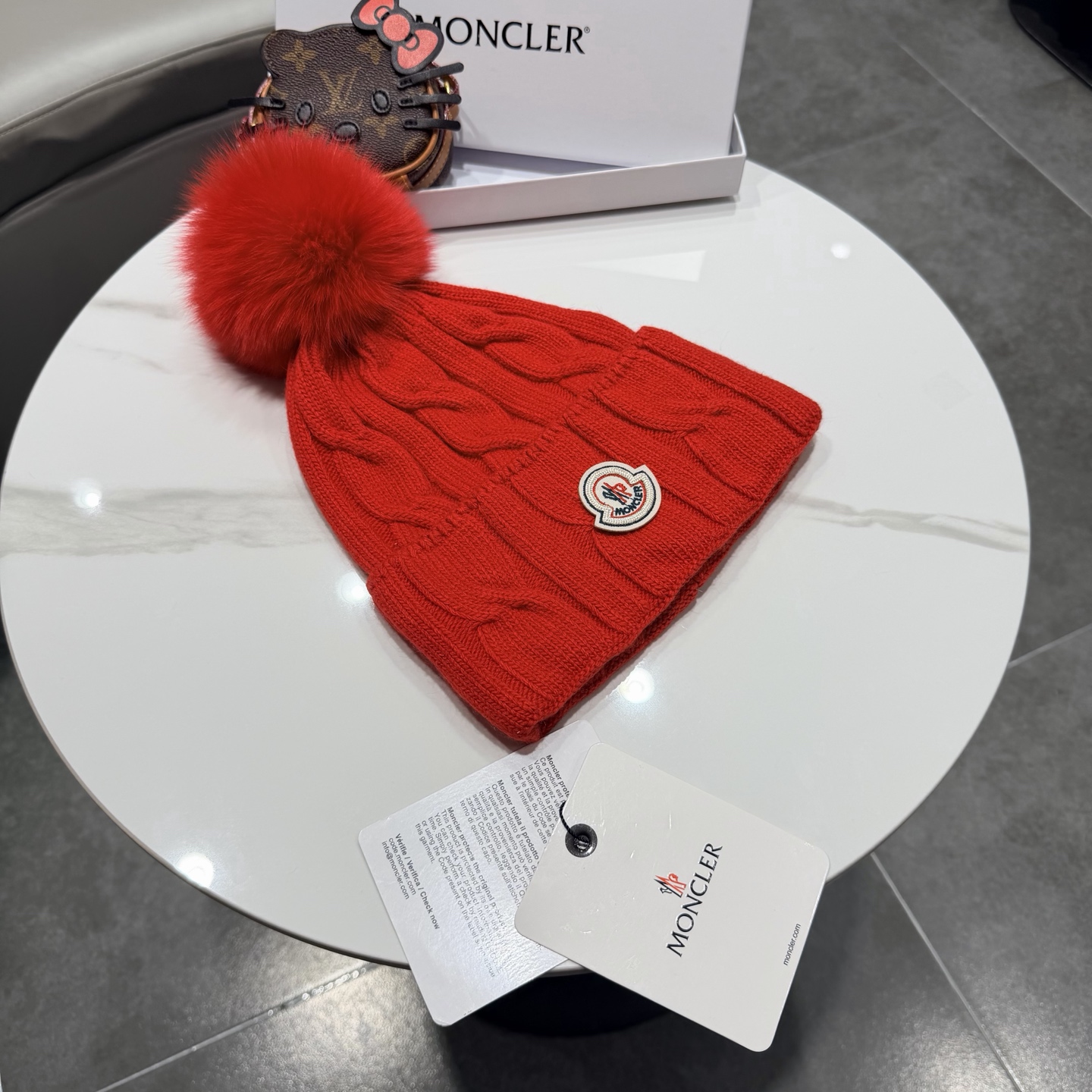 高版本蒙口Moncler盟可睐💥官网经典针织帽，原单复刻.非常柔软亲肤，弹性很好💓有质感又非常百搭的款式~保暖的  羊绒