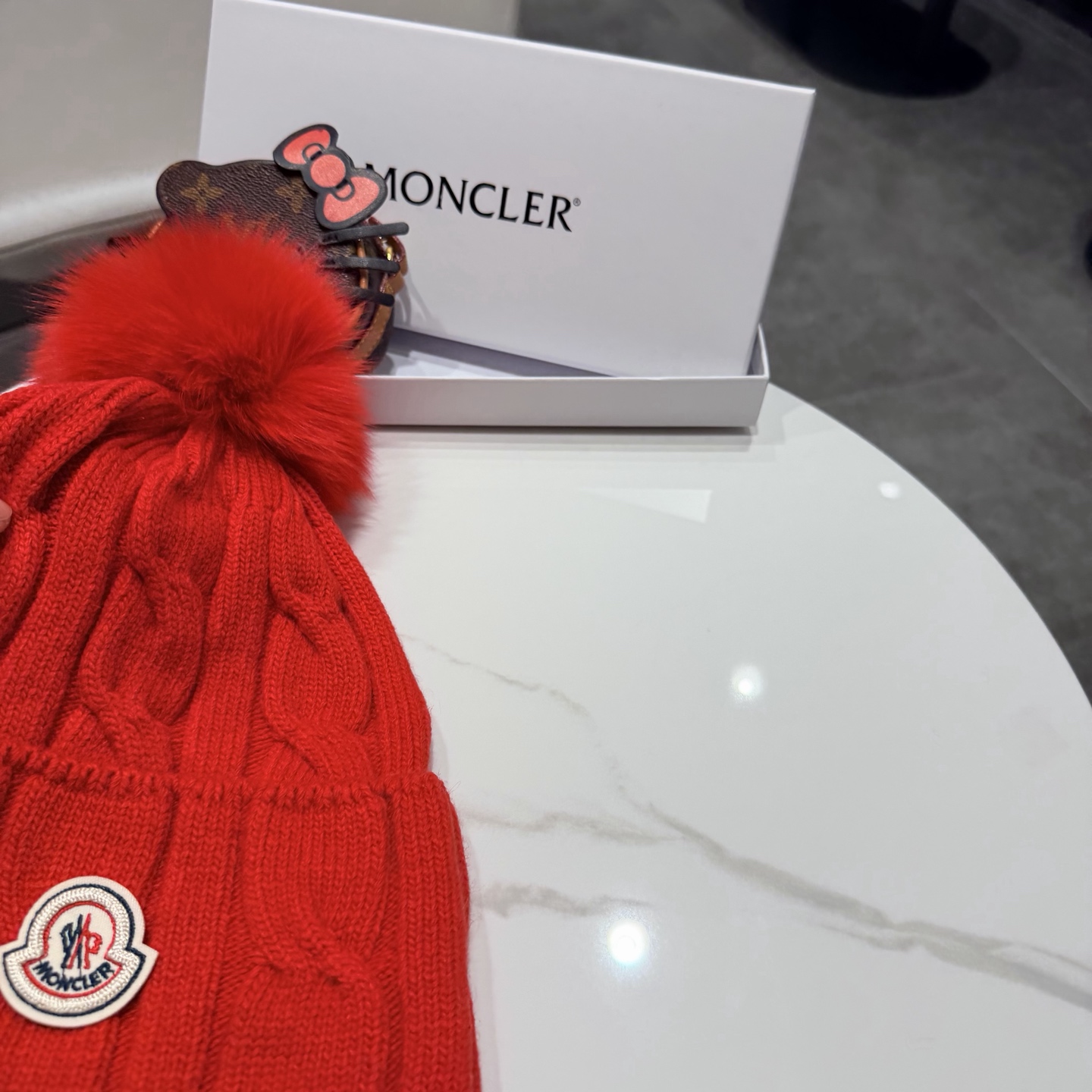 高版本蒙口Moncler盟可睐💥官网经典针织帽，原单复刻.非常柔软亲肤，弹性很好💓有质感又非常百搭的款式~保暖的  羊绒