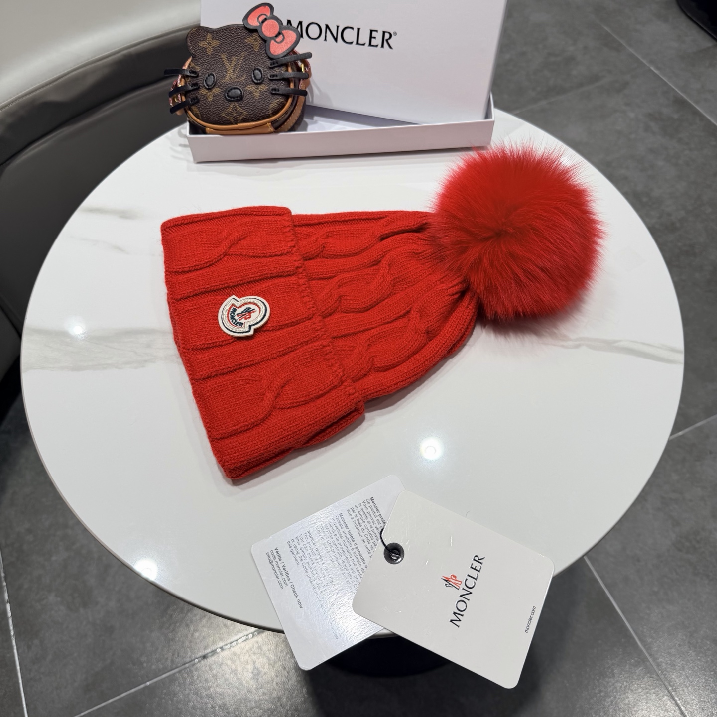 高版本蒙口Moncler盟可睐💥官网经典针织帽，原单复刻.非常柔软亲肤，弹性很好💓有质感又非常百搭的款式~保暖的  羊绒