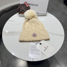 高版本蒙口Moncler盟可睐💥官网经典针织帽,原单复刻.非常柔软亲肤,弹性很好💓有质感又非常百搭的款式~保暖的 羊绒 高版本蒙口Moncler盟可睐💥官网经典针织帽,原单复刻.非常柔软亲肤,弹性很好💓有质感又非常百搭的款式~保暖的 羊绒