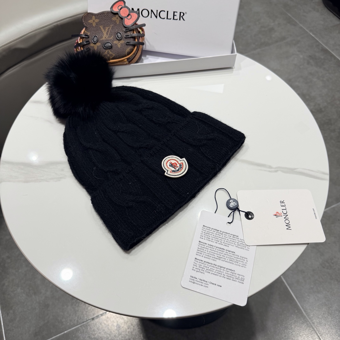 高版本蒙口Moncler盟可睐💥官网经典针织帽，原单复刻.非常柔软亲肤，弹性很好💓有质感又非常百搭的款式~保暖的  羊绒