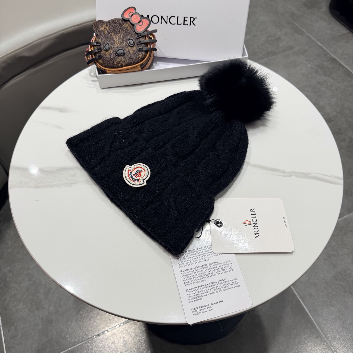 高版本蒙口Moncler盟可睐💥官网经典针织帽，原单复刻.非常柔软亲肤，弹性很好💓有质感又非常百搭的款式~保暖的  羊绒