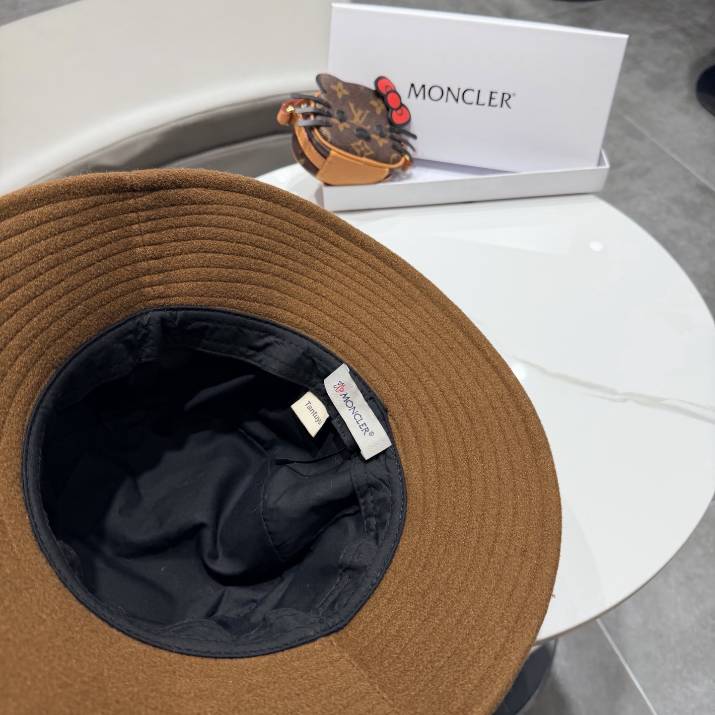 moncler美式复古时尚棕色渔夫帽女秋冬大帽檐百搭气质礼帽显脸小休闲盆帽