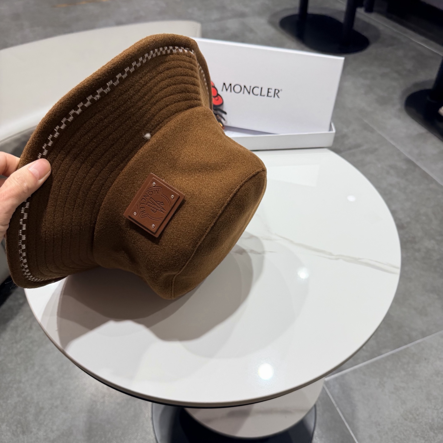 moncler美式复古时尚棕色渔夫帽女秋冬大帽檐百搭气质礼帽显脸小休闲盆帽