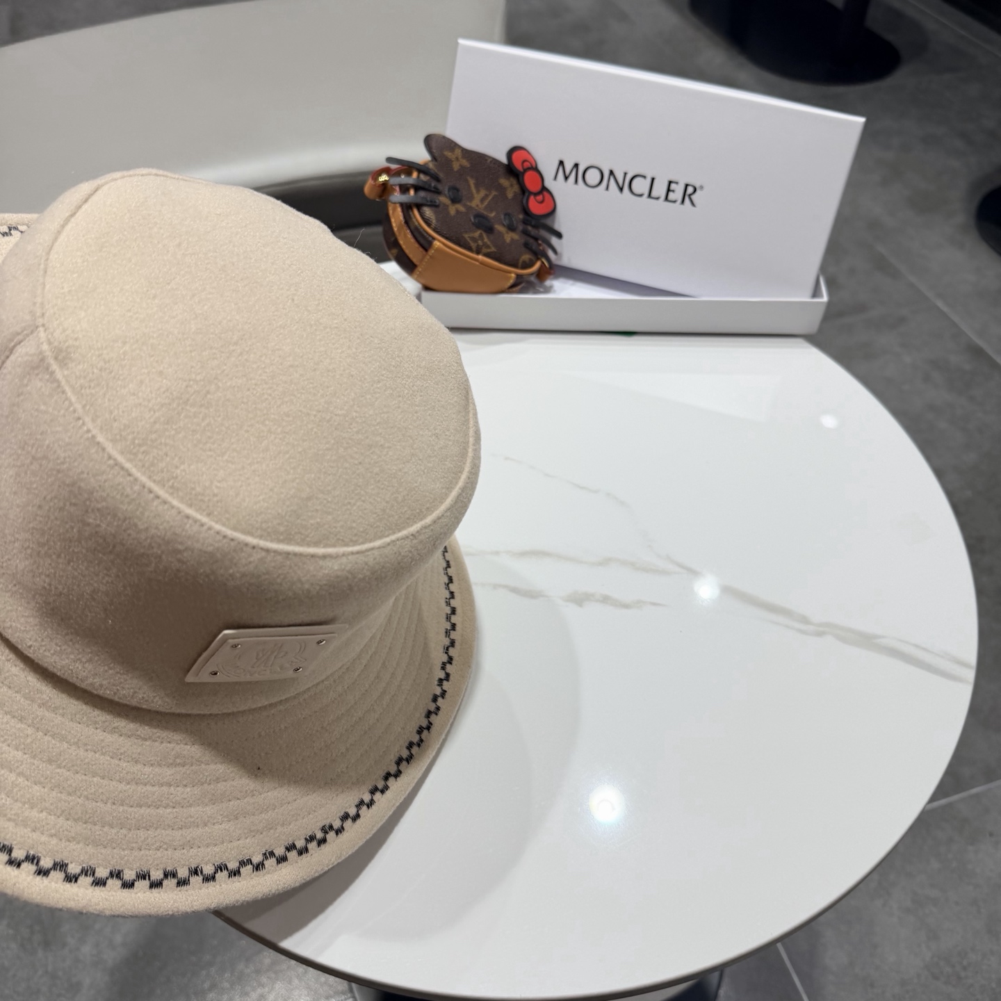 moncler美式复古时尚棕色渔夫帽女秋冬大帽檐百搭气质礼帽显脸小休闲盆帽