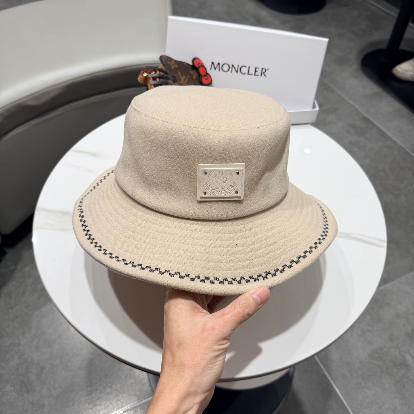 moncler美式复古时尚棕色渔夫帽女秋冬大帽檐百搭气质礼帽显脸小休闲盆帽