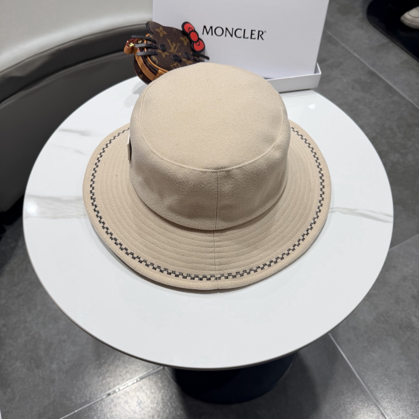 moncler美式复古时尚棕色渔夫帽女秋冬大帽檐百搭气质礼帽显脸小休闲盆帽