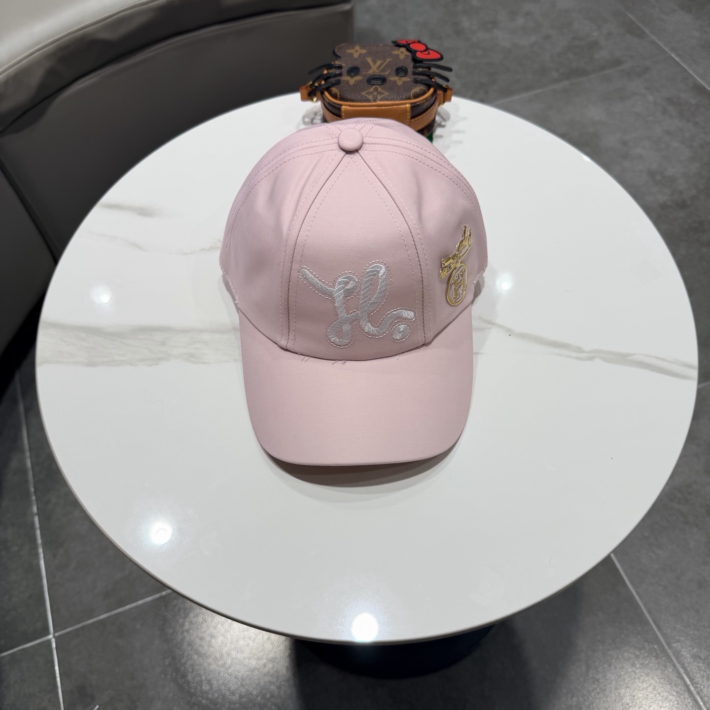 爱马仕Hermes 官网新品经典款 棒球帽🎩 原单品质 火爆来袭。 工艺非常精美[爱心] 高档大气上档次