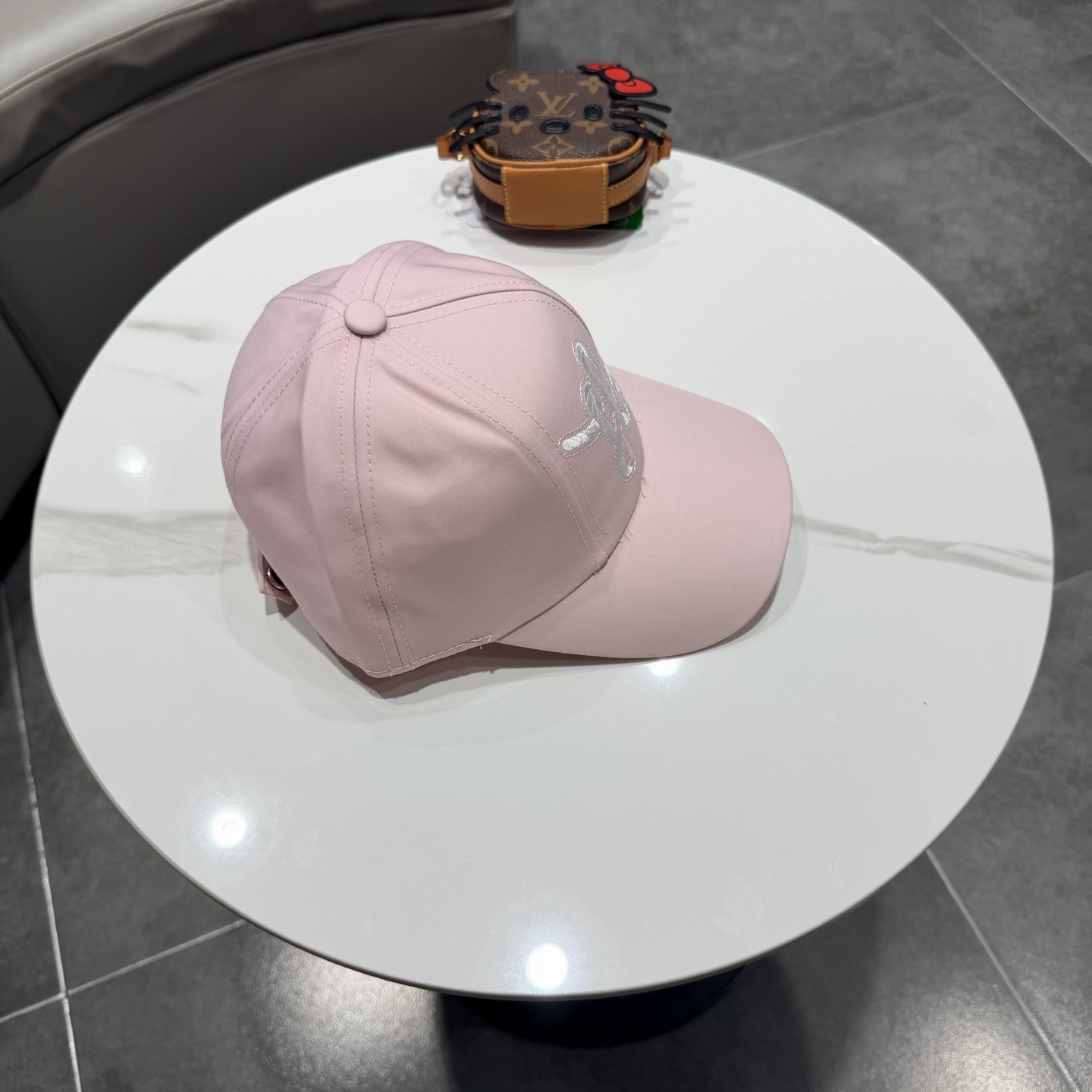 爱马仕Hermes 官网新品经典款 棒球帽🎩 原单品质 火爆来袭。 工艺非常精美[爱心] 高档大气上档次