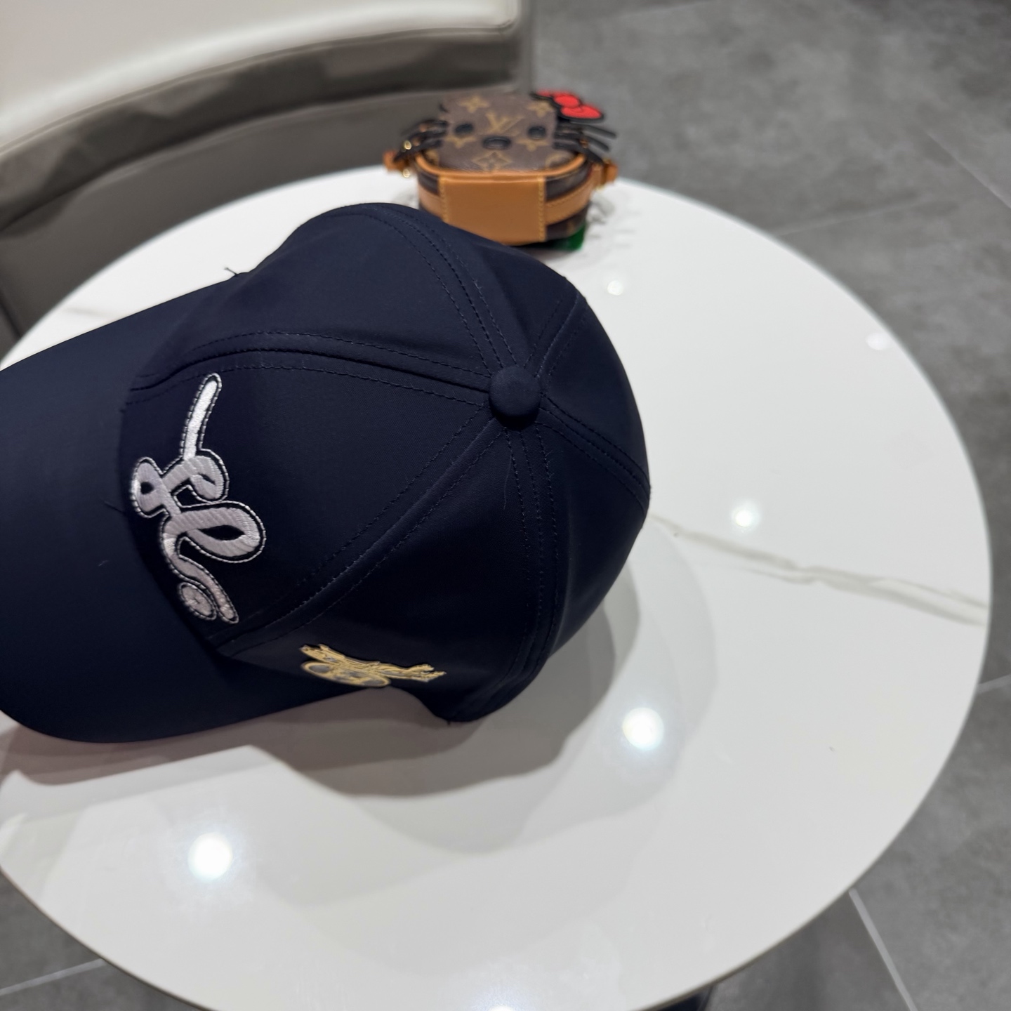 爱马仕Hermes 官网新品经典款 棒球帽🎩 原单品质 火爆来袭。 工艺非常精美[爱心] 高档大气上档次