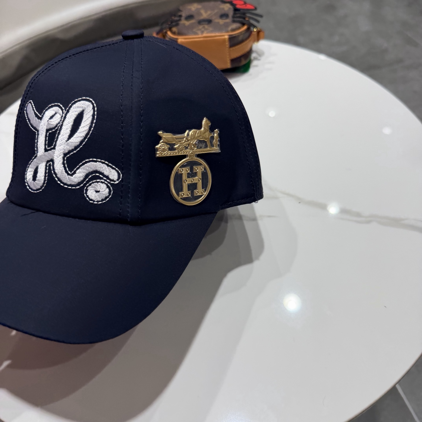 爱马仕Hermes 官网新品经典款 棒球帽🎩 原单品质 火爆来袭。 工艺非常精美[爱心] 高档大气上档次