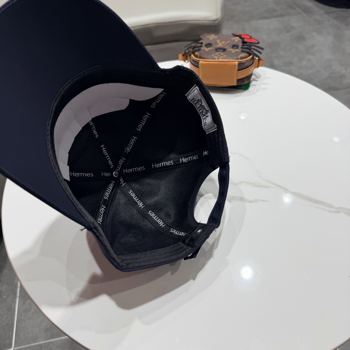 爱马仕Hermes 官网新品经典款 棒球帽🎩 原单品质 火爆来袭。 工艺非常精美[爱心] 高档大气上档次