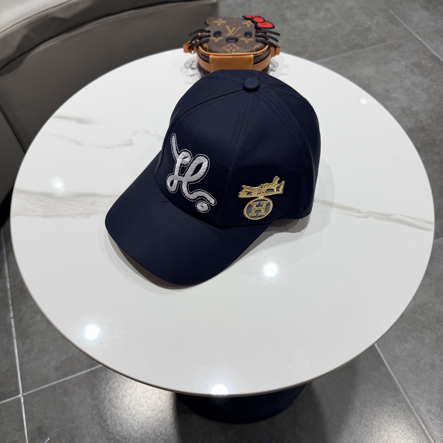 爱马仕Hermes 官网新品经典款 棒球帽🎩 原单品质 火爆来袭。 工艺非常精美[爱心] 高档大气上档次