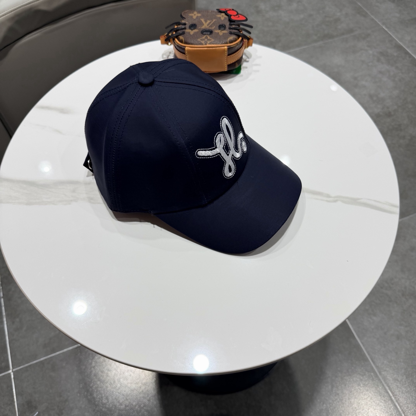 爱马仕Hermes 官网新品经典款 棒球帽🎩 原单品质 火爆来袭。 工艺非常精美[爱心] 高档大气上档次