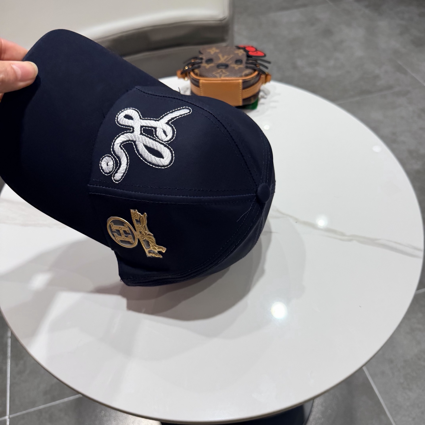 爱马仕Hermes 官网新品经典款 棒球帽🎩 原单品质 火爆来袭。 工艺非常精美[爱心] 高档大气上档次