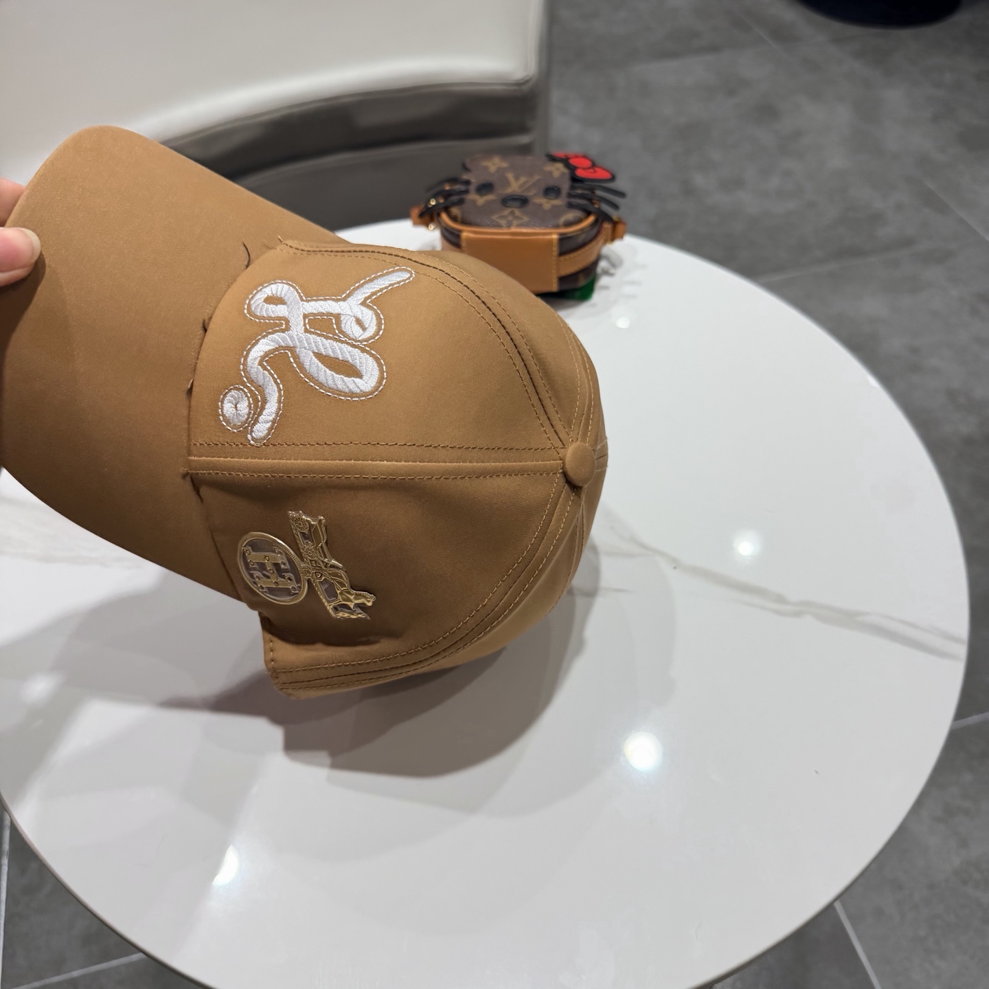 爱马仕Hermes 官网新品经典款 棒球帽🎩 原单品质 火爆来袭。 工艺非常精美[爱心] 高档大气上档次