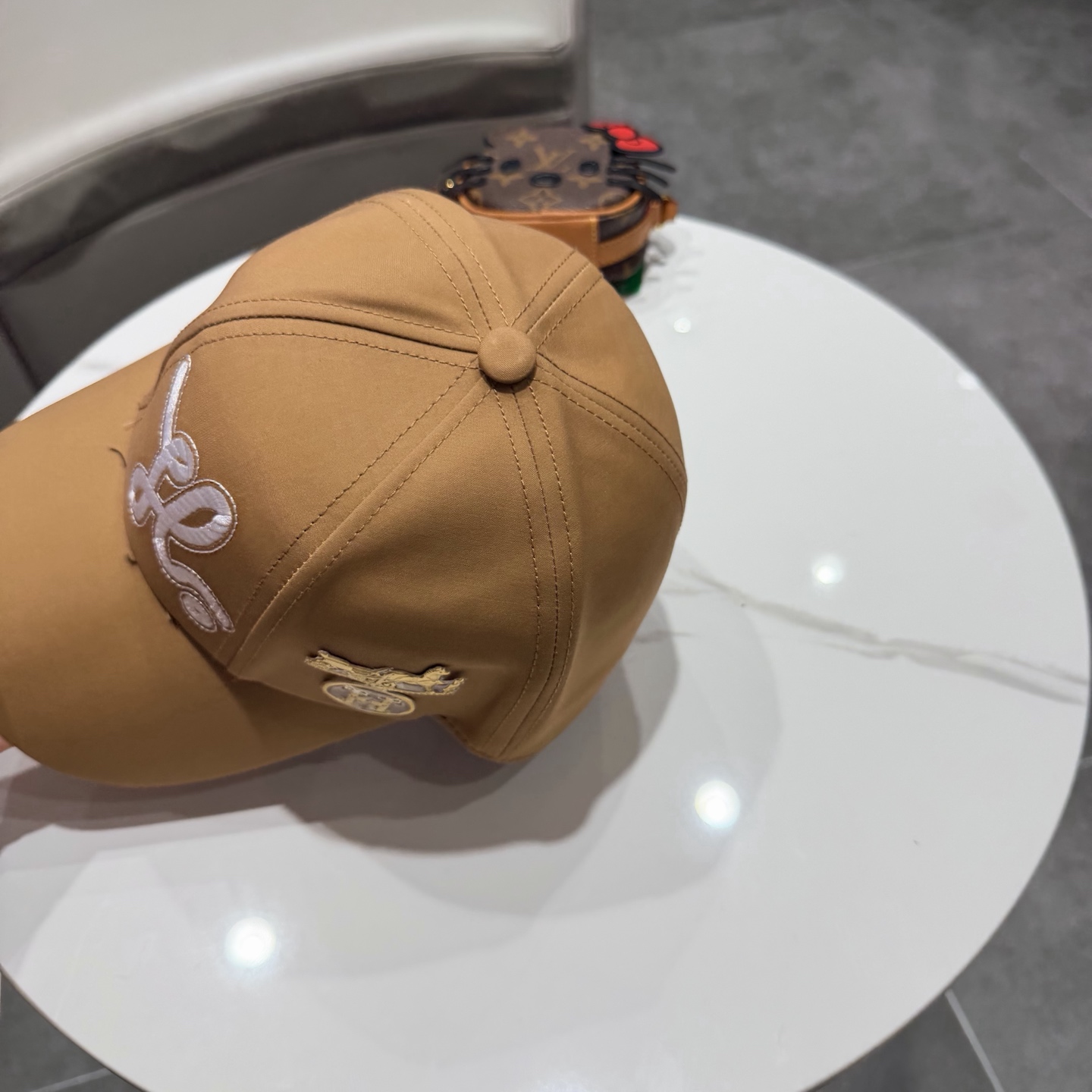 爱马仕Hermes 官网新品经典款 棒球帽🎩 原单品质 火爆来袭。 工艺非常精美[爱心] 高档大气上档次