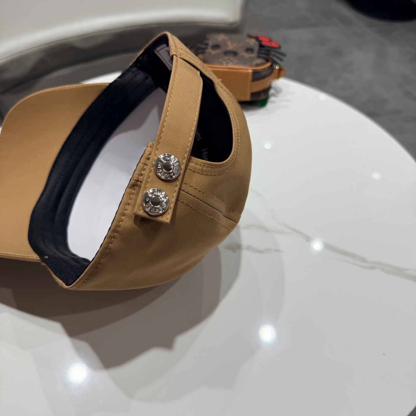 爱马仕Hermes 官网新品经典款 棒球帽🎩 原单品质 火爆来袭。 工艺非常精美[爱心] 高档大气上档次