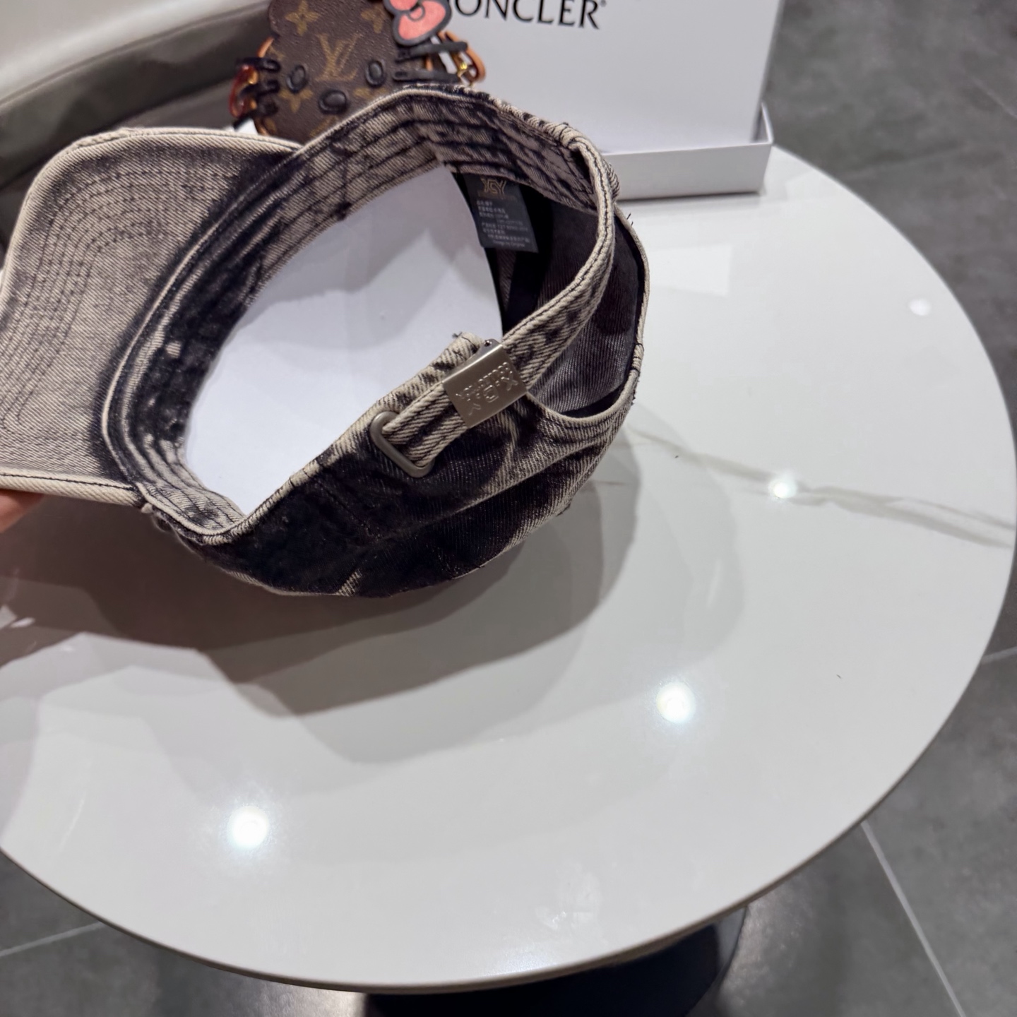 蒙口 新款系列棒球帽非常适合现在的一款帽子 穿搭必备ya～复古时尚 自留。。。