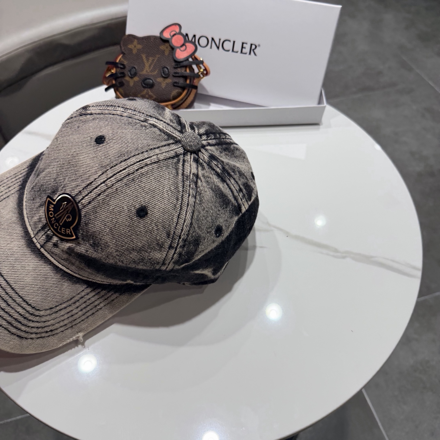 蒙口 新款系列棒球帽非常适合现在的一款帽子 穿搭必备ya～复古时尚 自留。。。