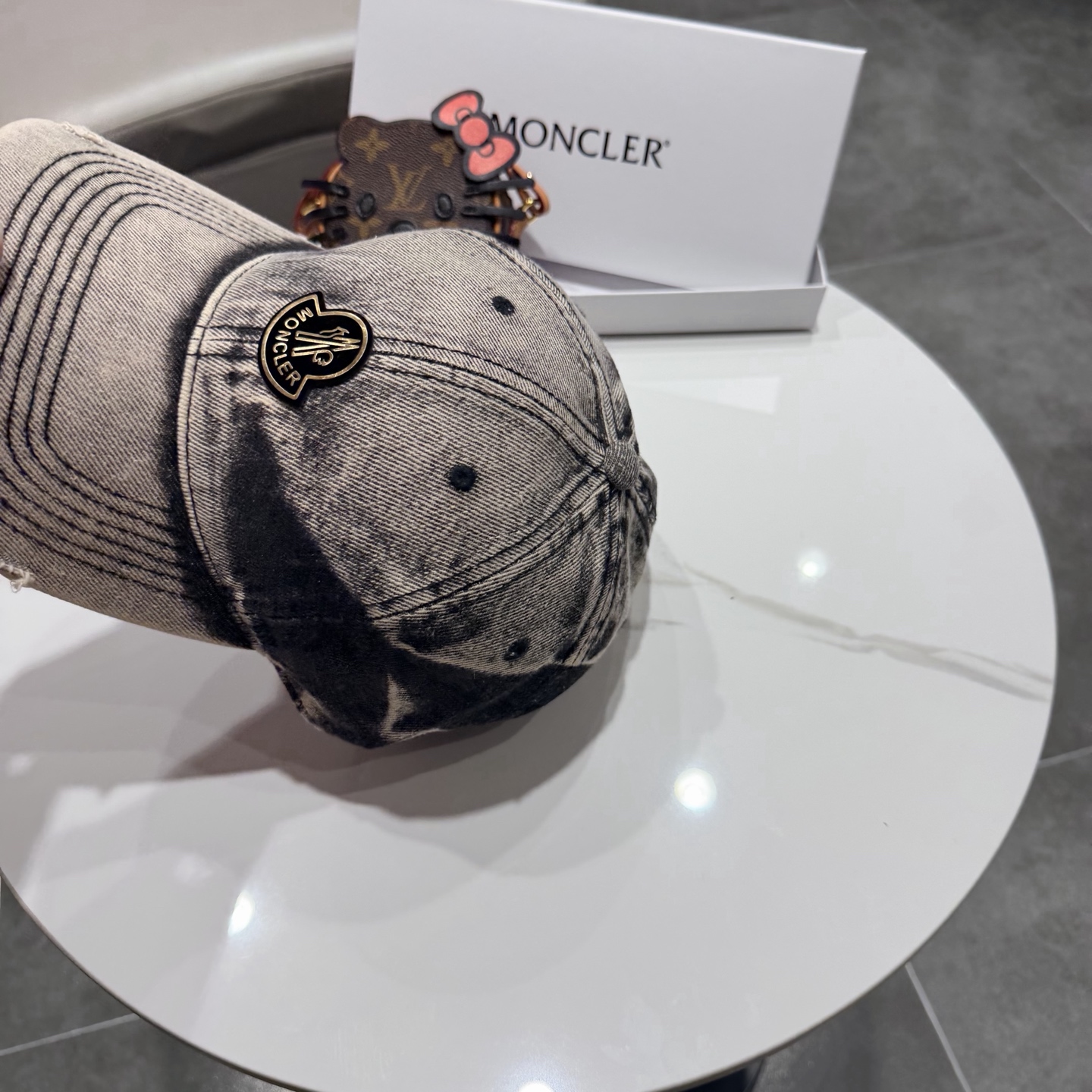 蒙口 新款系列棒球帽非常适合现在的一款帽子 穿搭必备ya～复古时尚 自留。。。